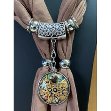Sjaal met Amulet