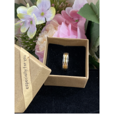 Edelstaal Ringen, 2 goudkl ring 1 staalkl ring Edelstaal Ringen, 2 goudkl ring 1 staalkl ring